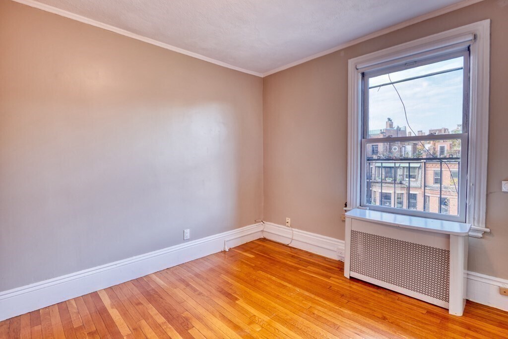 Building Photo - 229 Newbury St
