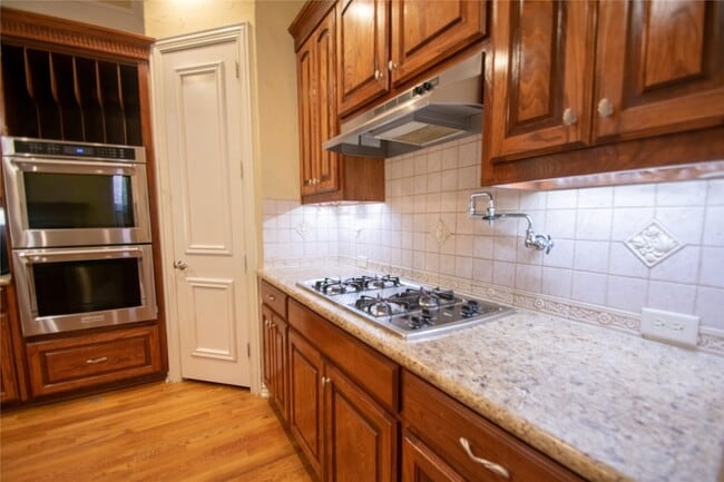 Building Photo - 5508 Junius St