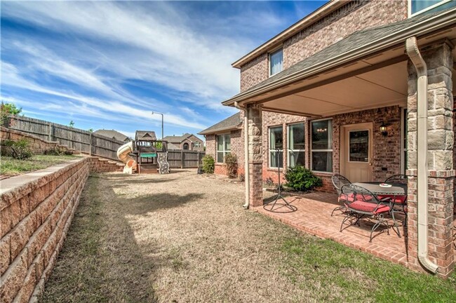 Building Photo - Deer Creek Schools + 4 bedroom + Gated Com...