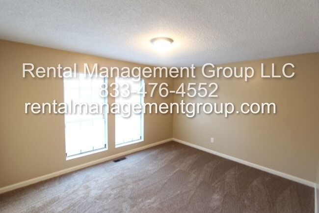 Building Photo - New On The Market! Fresh New Updates!! Bet...