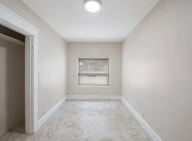 Building Photo - 235 35th St S