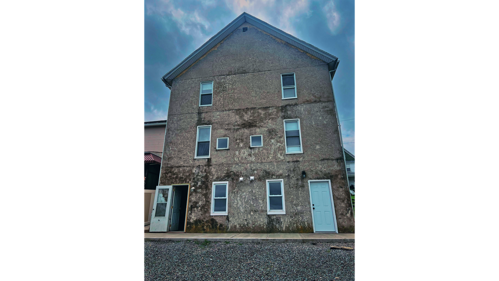 Building Photo - 808 Eynon St