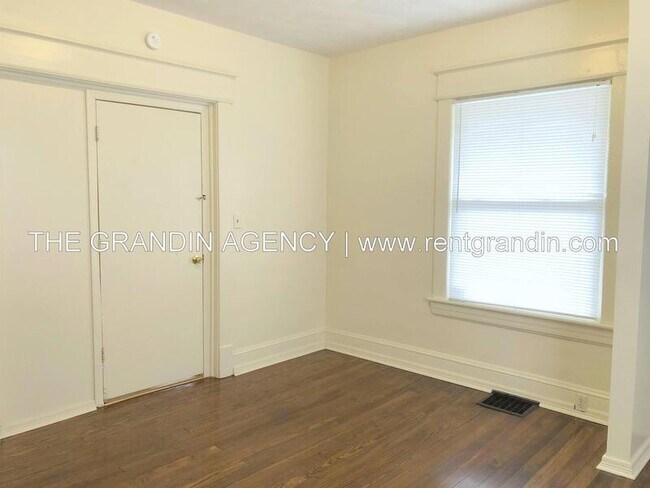 Building Photo - 1220 Dale Ave SE