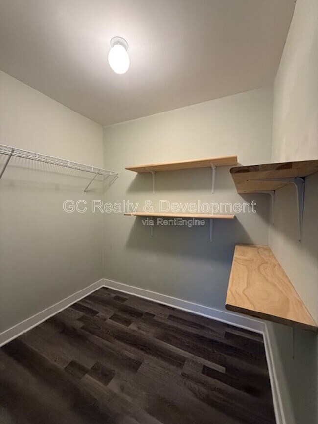 Building Photo - 800 Graceland Ave