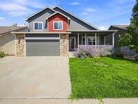 Building Photo - Beautiful 3 bed 2.5 Bath Home in East Loveland, CO!