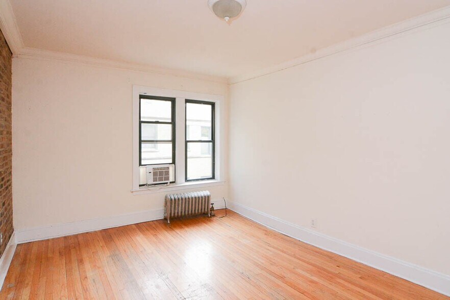 Building Photo - 2332.5 N Spaulding Ave