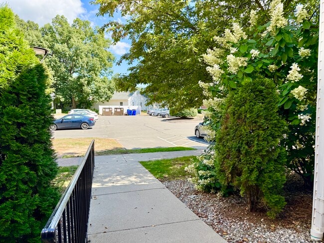 Building Photo - 9 Concorde Way