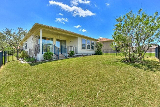 Building Photo - 305 Barrington Farm Ct