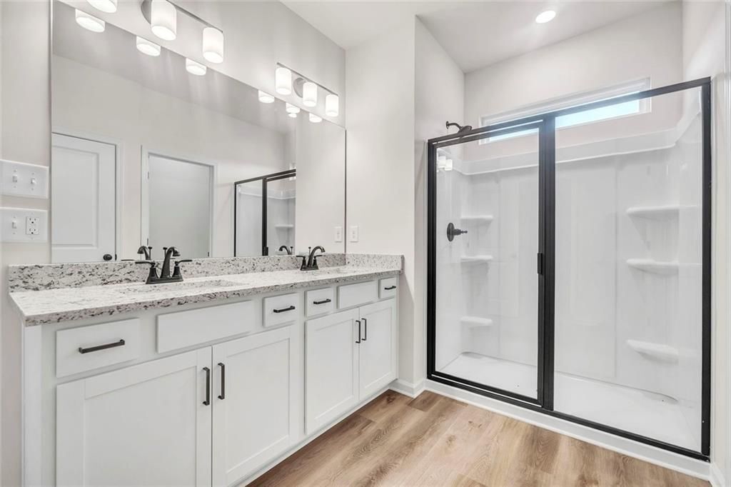 Building Photo - 374 Mountain Blvd S