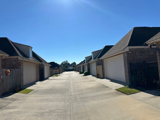 Building Photo - 14321 Villa Grove Dr