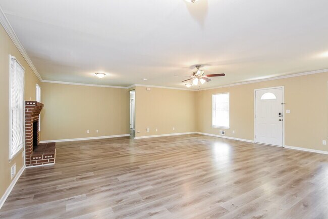 Building Photo - 4910 Springdale Rd