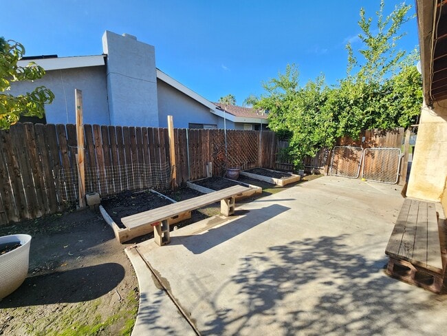 Building Photo - 3501 Adanac Ct