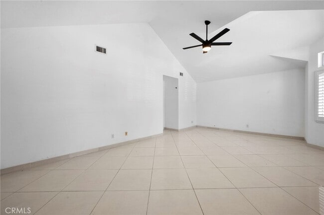 Building Photo - 1232 Meadow Ct