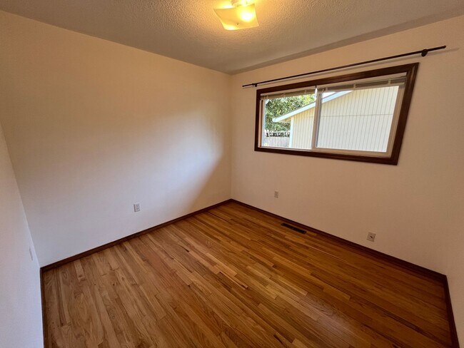 Building Photo - 3Bd/1Ba Home in Ardenwald-Johnson Creek Ne...