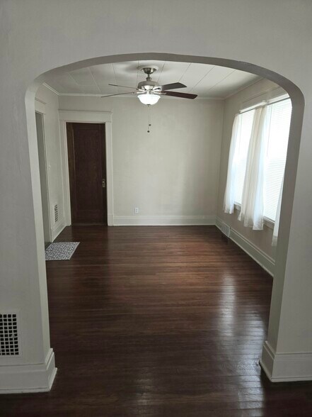 Dining Room - 414 Taunton Pl