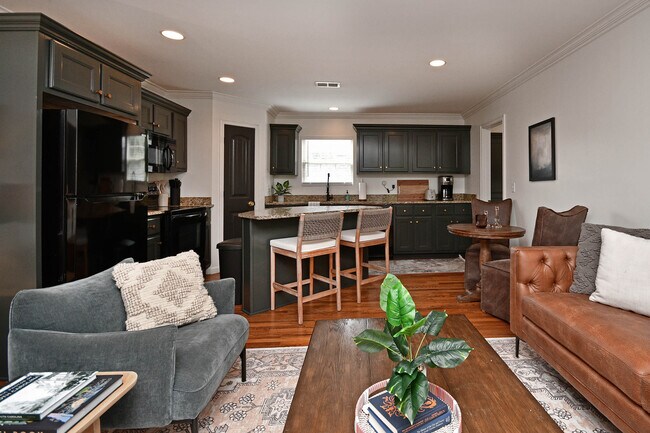 Building Photo - 7 Hamilton Ave