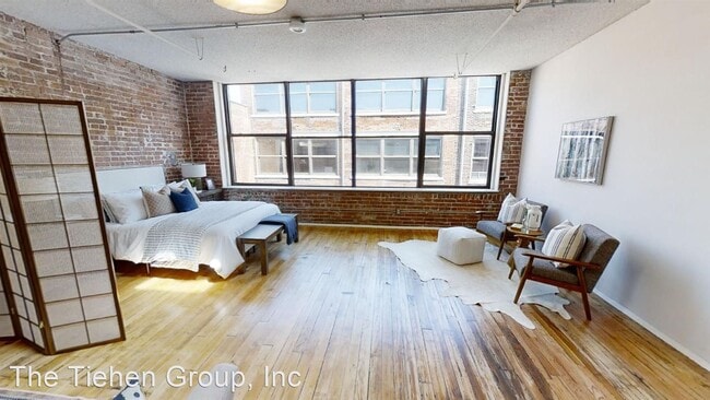 Building Photo - 201 Wyandotte St