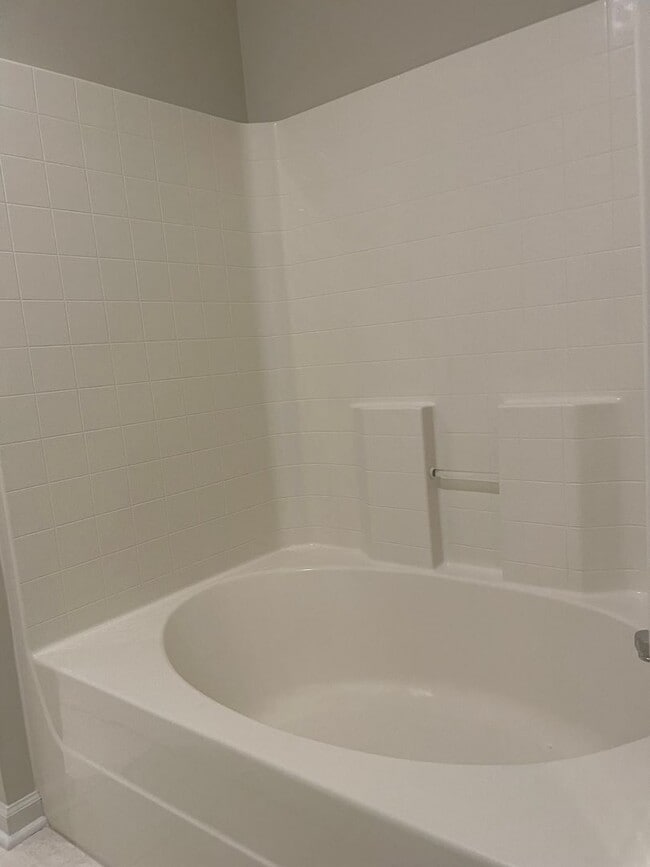 Building Photo - Beautiful Townhome Across Street From Jones Creek Golf Club