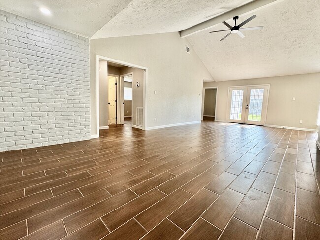 Building Photo - 15218 Falcon Ridge Dr