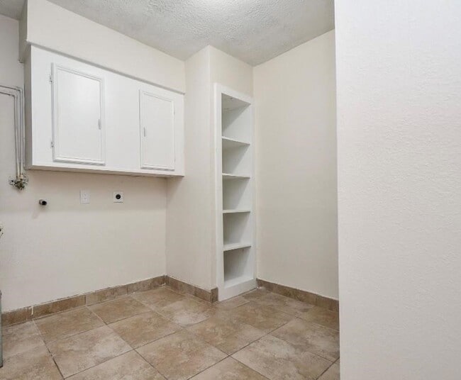 Building Photo - 44 Farrell St