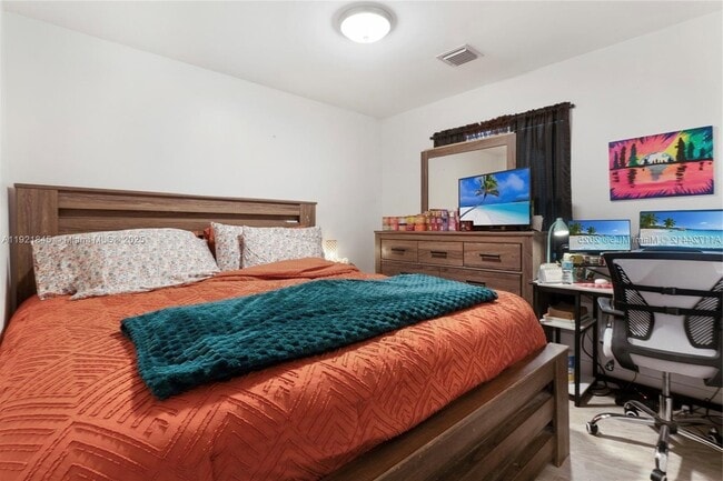 Building Photo - 219 NW 7th Ct