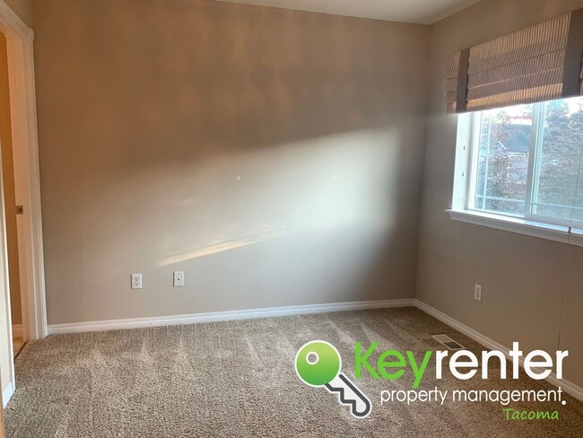 Building Photo - Luxury View Home in Gas Lamp Terrace, near...