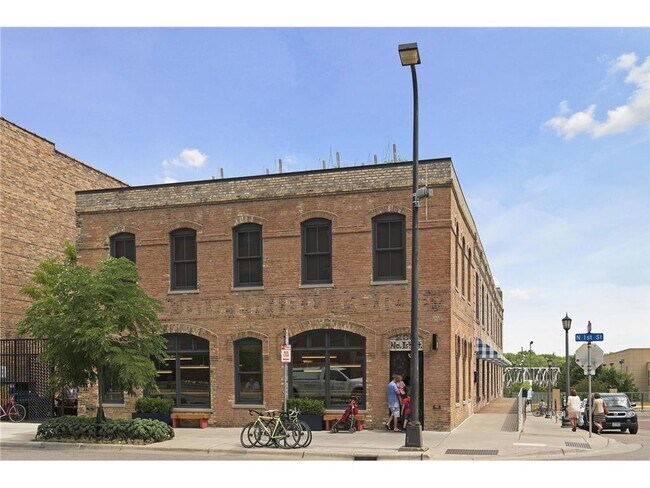 Building Photo - 345 6th Ave N