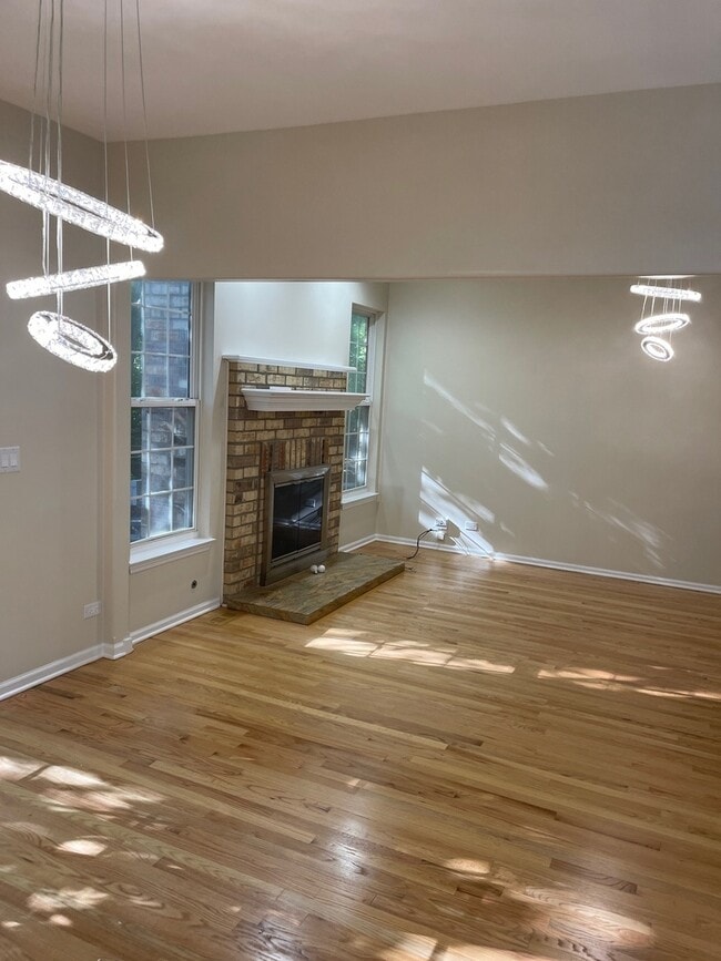 Building Photo - 1220 S Christine Ct