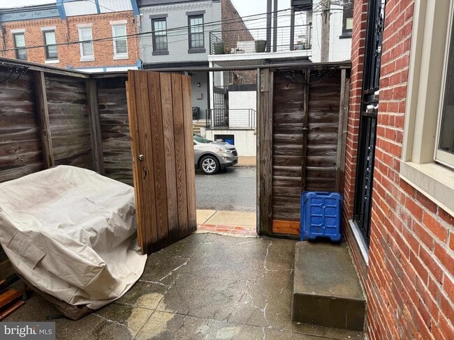 Building Photo - 2620 Brown St