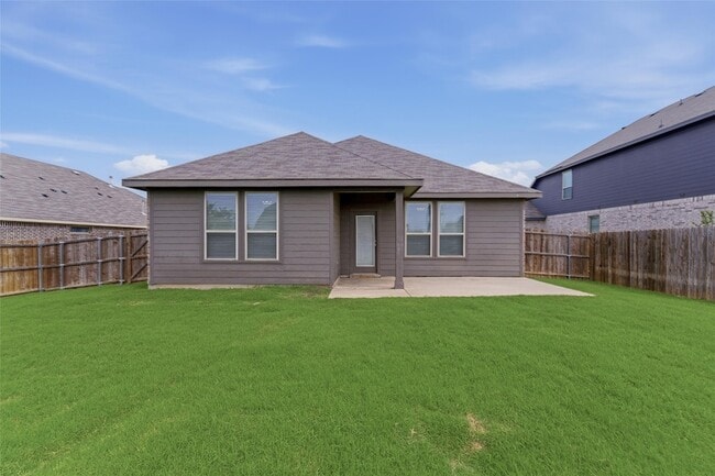 Building Photo - 305 Evans Dr
