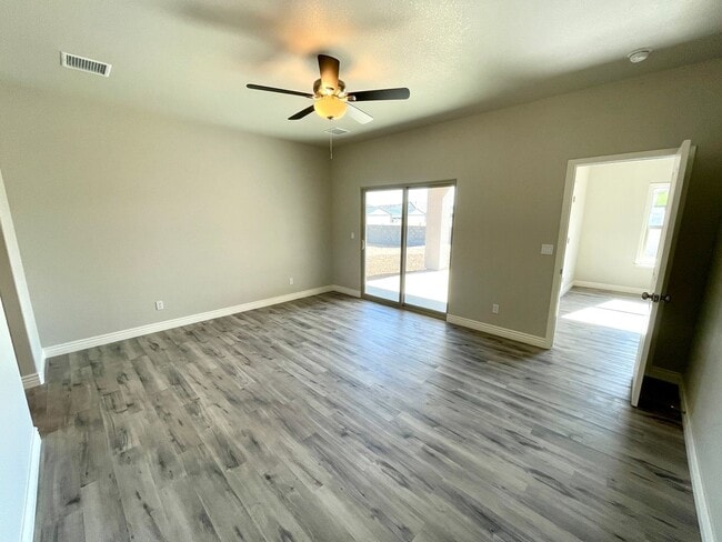 Building Photo - Beautiful 2024 Built 3 Bedroom 2 Bath Home...