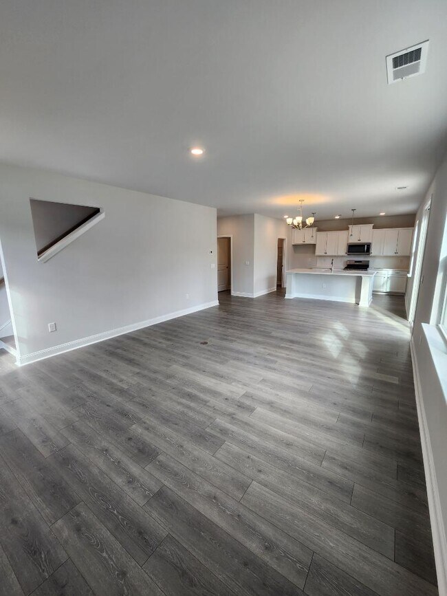 Building Photo - 4044 Dewberry Ln