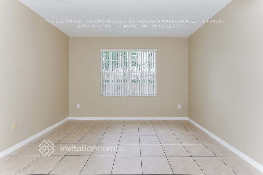 Building Photo - 10004 SW 161st Pl