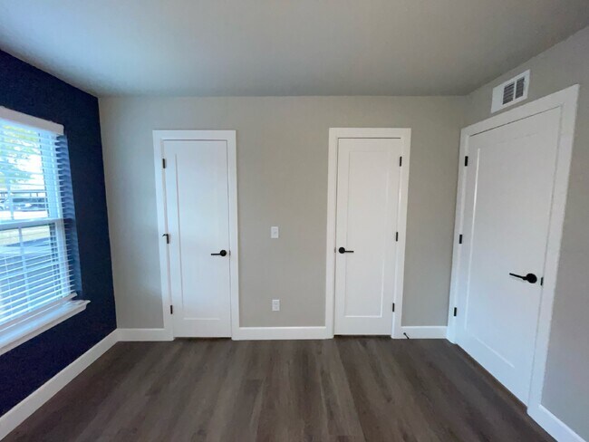 Building Photo - Modern 2 Bedroom Condo