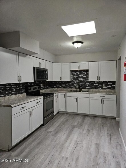 Building Photo - 2019 E Southern Ave