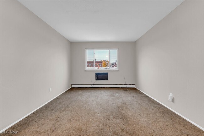 Building Photo - 1415 Wyandotte Ave