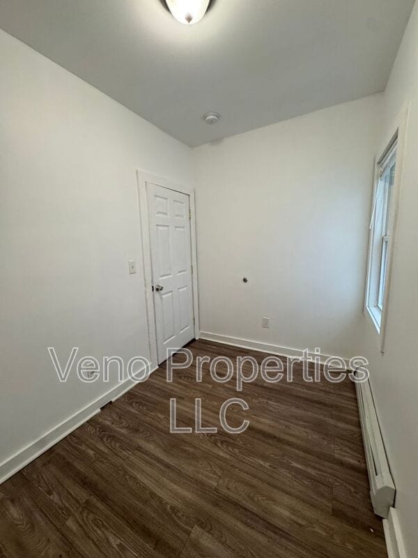 Building Photo - 5 Marshall St