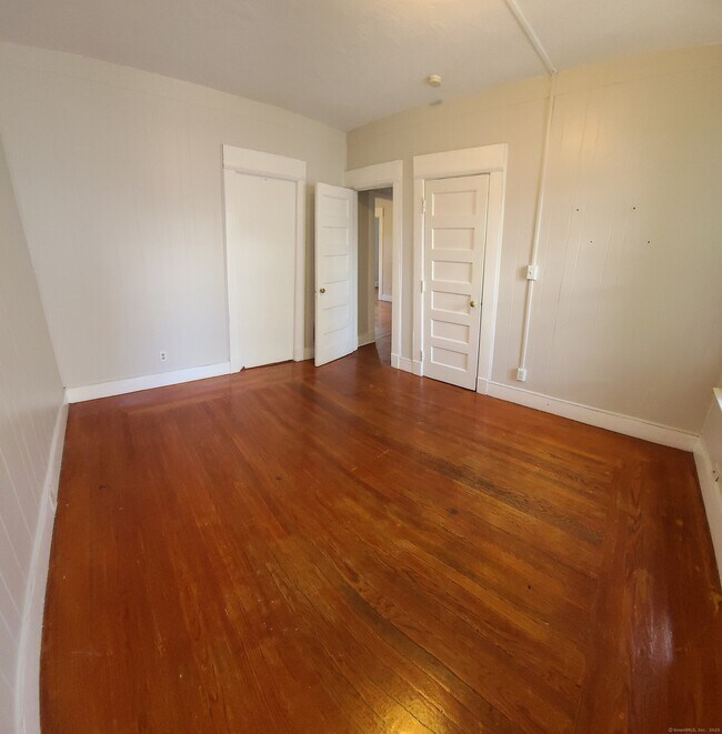 Building Photo - 985 Whalley Ave