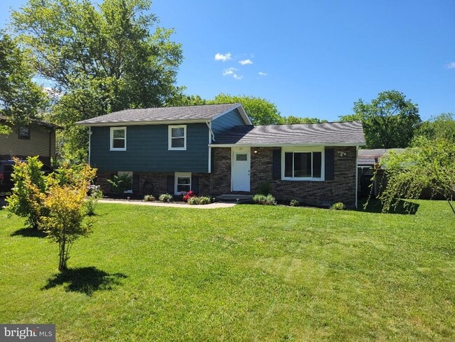 Building Photo - 24 Colebrook Rd