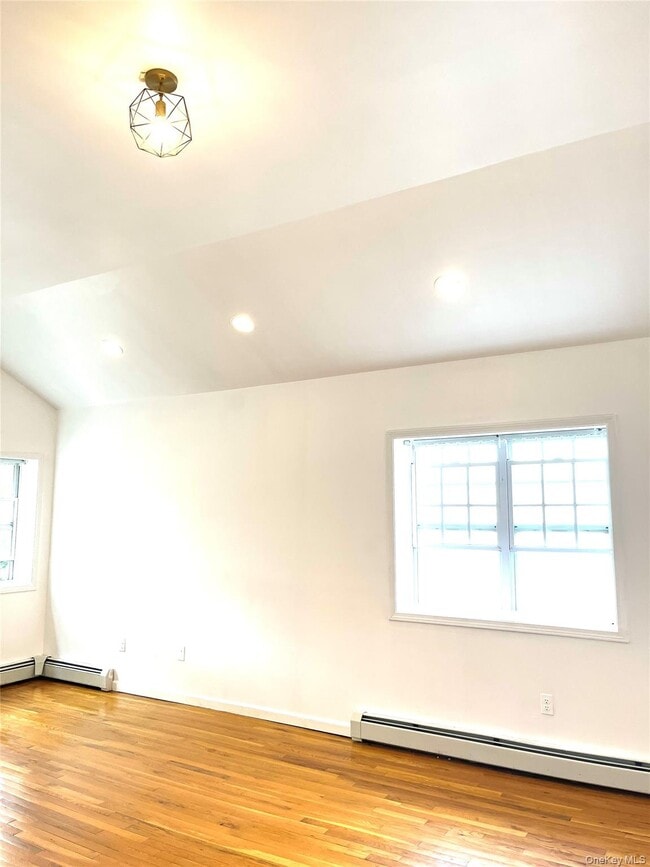 Building Photo - 82-81 88th Pl