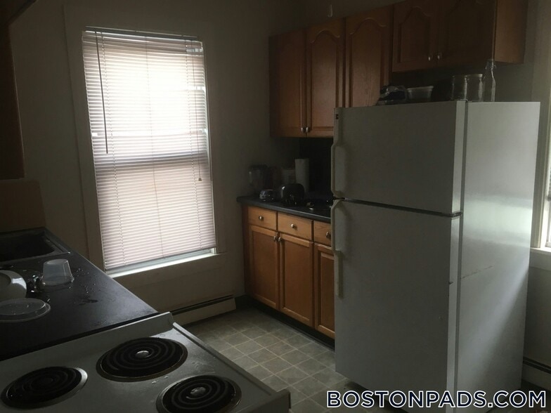 Building Photo - 60 Walden St