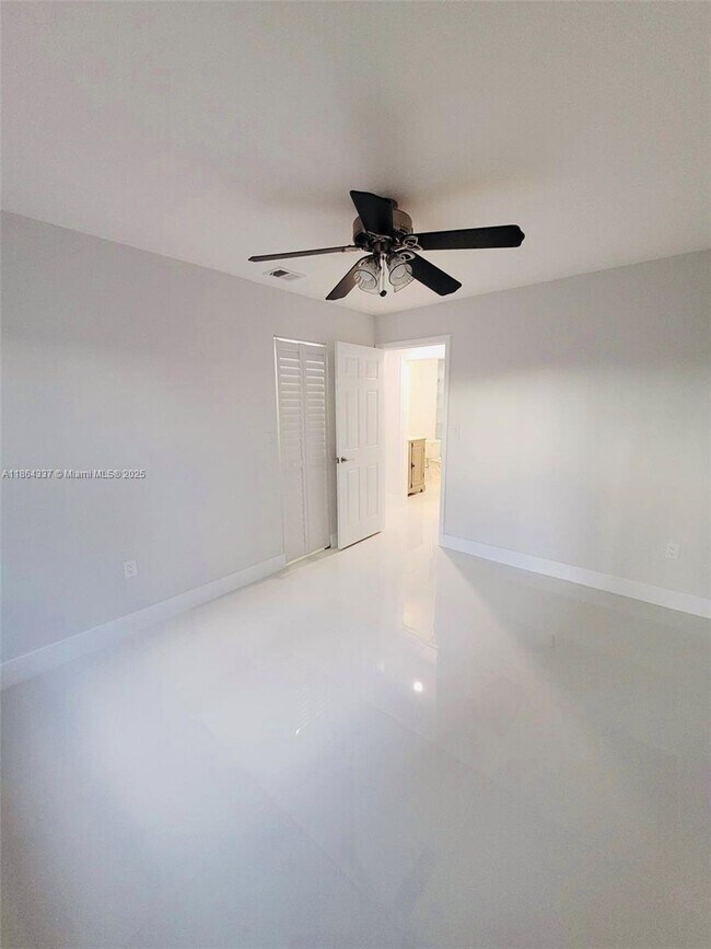 Building Photo - 5510 SW 139th Pl