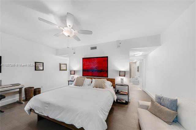 Building Photo - 6000 Collins Ave