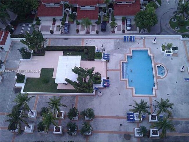 Building Photo - 3600 Yacht Club Dr