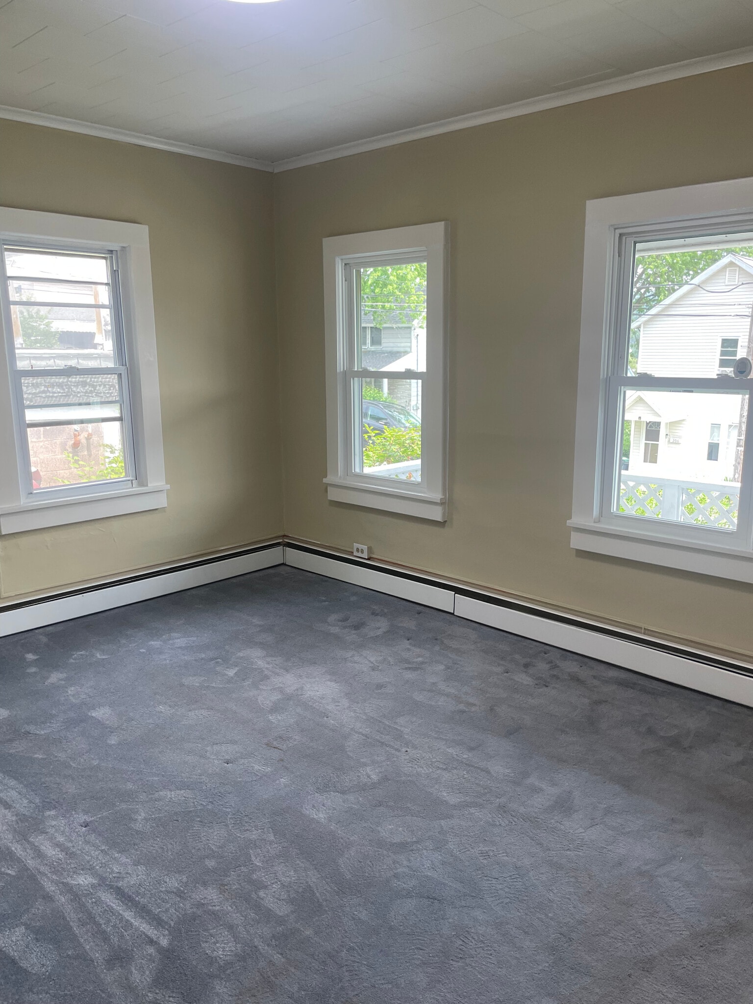Building Photo - 207 Gorham Ave