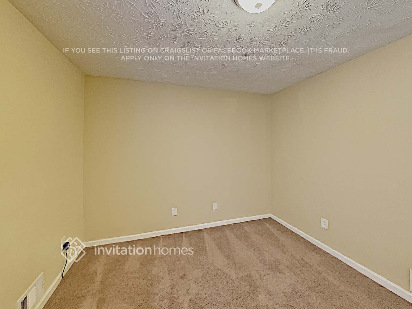 Building Photo - 820 Cedar Lake Dr SE