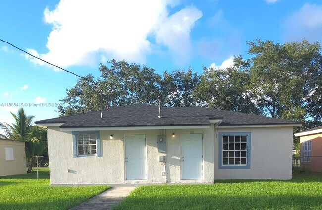Building Photo - 712 SW 6th St