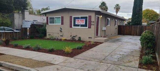 Building Photo - Gregory