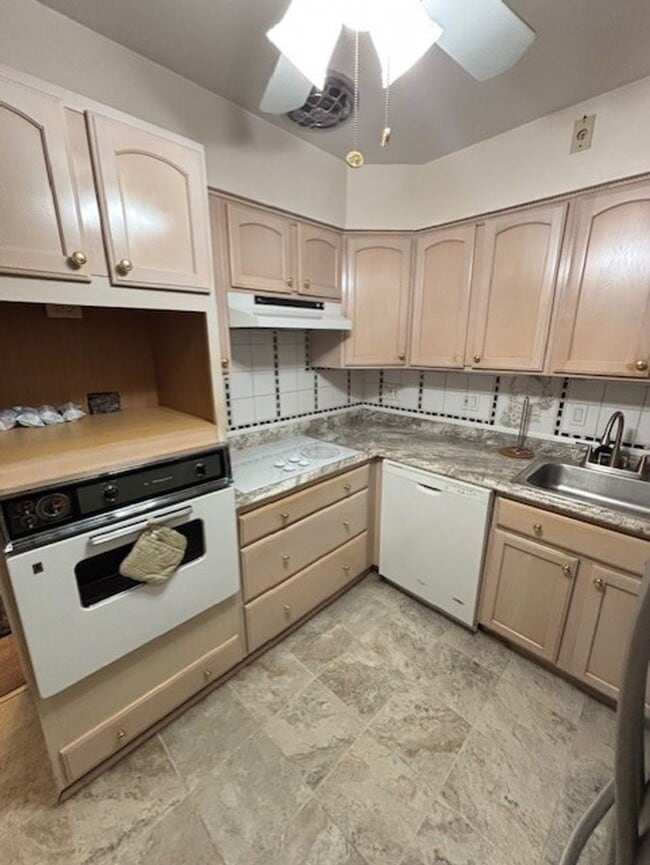 Building Photo - Beautiful Condo for Rent