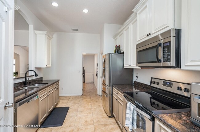 Building Photo - 499 Bayard Ave NE